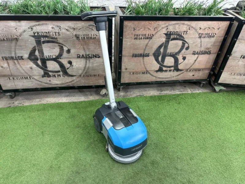 Gavel Auctioneers Ltd - Ex-Hire Fleet of Sweepers & Scrubber Dryers at Auction - Auction Image 4