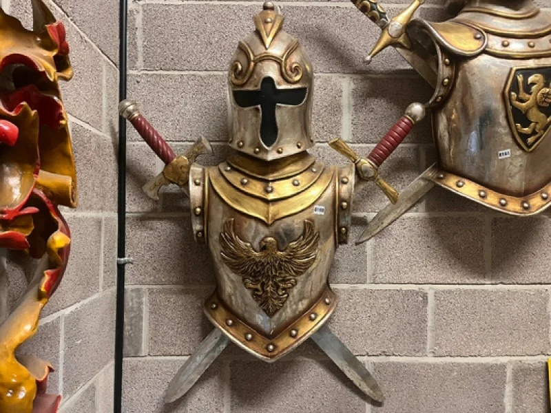 AMS - Extensive Selection of Small Props & Accessories at Auction - Auction Image 3