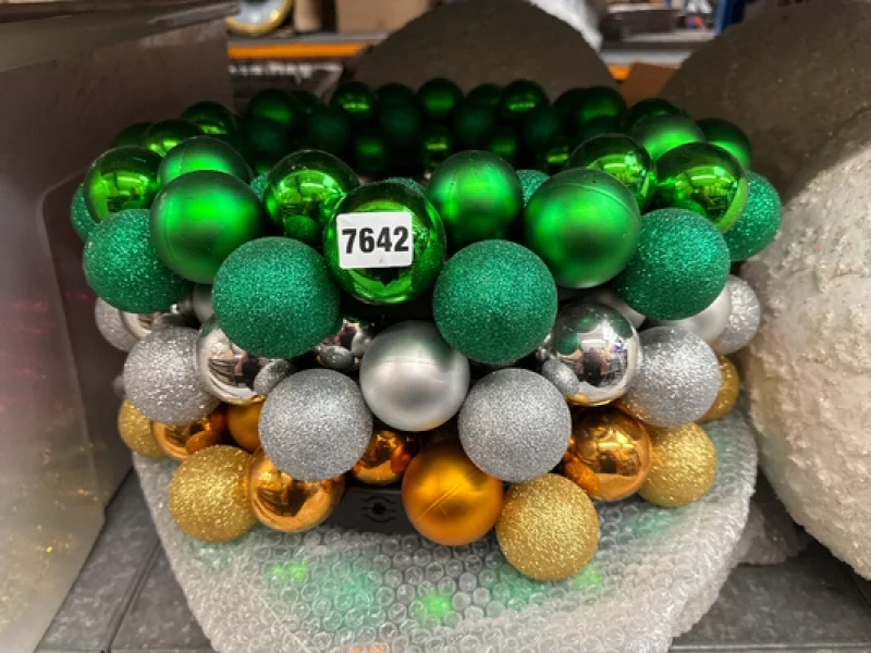 AMS - Selection of Christmas Trees and Decorations at Auction - Auction Image 9