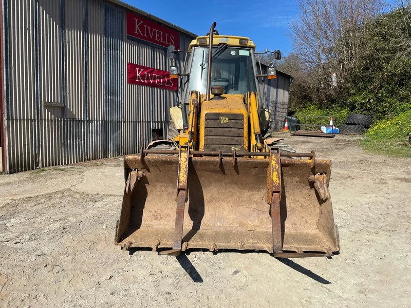 Kivells - On Farm Dispersal Auction of Forager, Tractors, Machinery, Implements & Effects - Auction Image 3