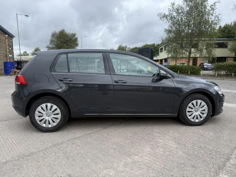 Gavel Auctioneers Ltd - 2013 Volkswagen Golf at Auction - Auction Image 1