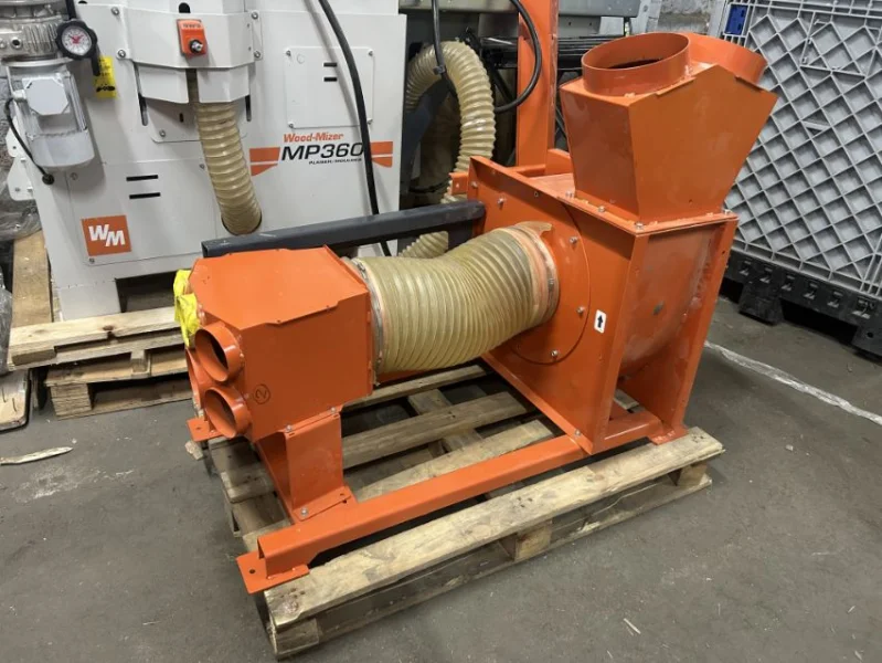 JPS Chartered Surveyors - Wood-Mizer MP360 Planer/Moulder with Wood-Mizer MES501 Dust Collection System at Auction - Auction Image 2