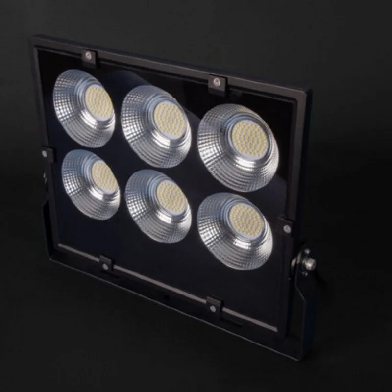 Eddisons - Stockport - Online Auction of LED Lighting Stock (£600,000 at Cost) - Auction Image 5