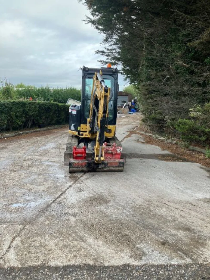 Gavel Auctioneers Ltd - Salvage 2022 Caterpillar 302.7 Cabbed Excavator at Auction - Auction Image 3