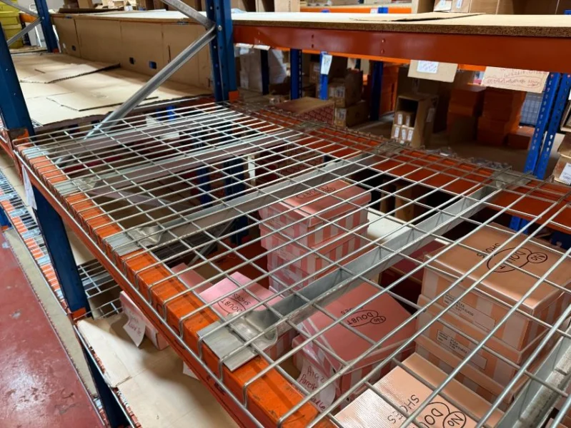 JPS Chartered Surveyors - One Lot Auction | Quantity of Heavy /Medium Duty Pallet Racking, Side Frames, Cross Beams, Wire Frames & Shelving - Auction Image 1