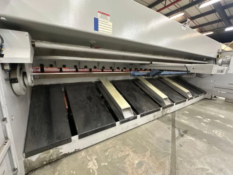 Gavel Auctioneers Ltd - 2011 Ermak HGS-A 4100x6 Guillotine Shear at Auction - Auction Image 6