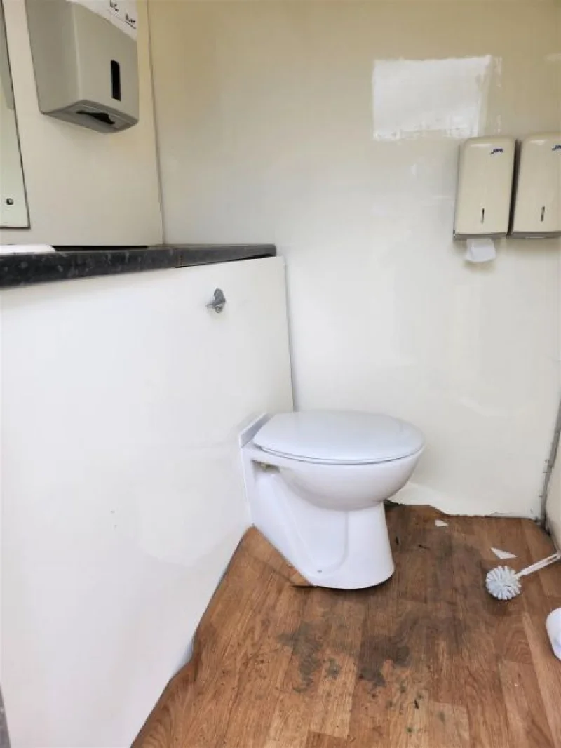 Gavel Auctioneers Ltd - Salvage Robin 333 Toilet Unit Trailer - Auction Image 4