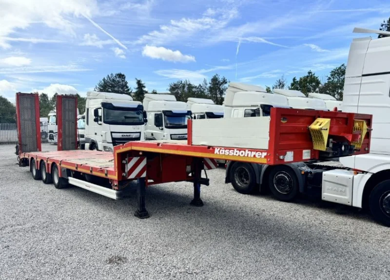 Gavel Auctioneers Ltd - Unreserved Online Auction - 2022 Kassbohrer Tri-Axle Stepframe Lowloader Trailer - Auction Image 2