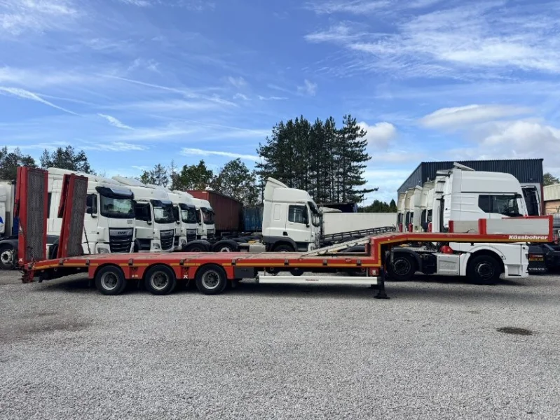 Gavel Auctioneers Ltd - Unreserved Online Auction - 2022 Kassbohrer Tri-Axle Stepframe Lowloader Trailer - Auction Image 3