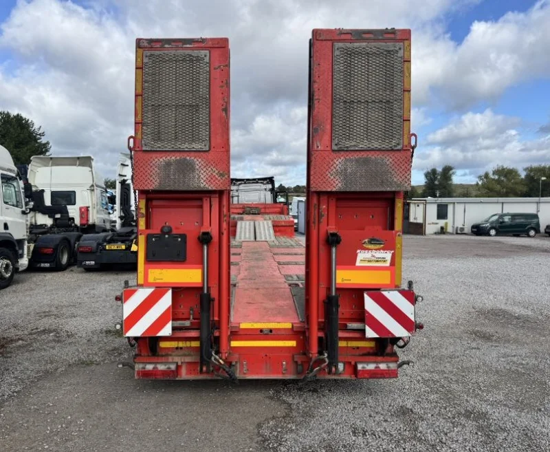 Gavel Auctioneers Ltd - Unreserved Online Auction - 2022 Kassbohrer Tri-Axle Stepframe Lowloader Trailer - Auction Image 5