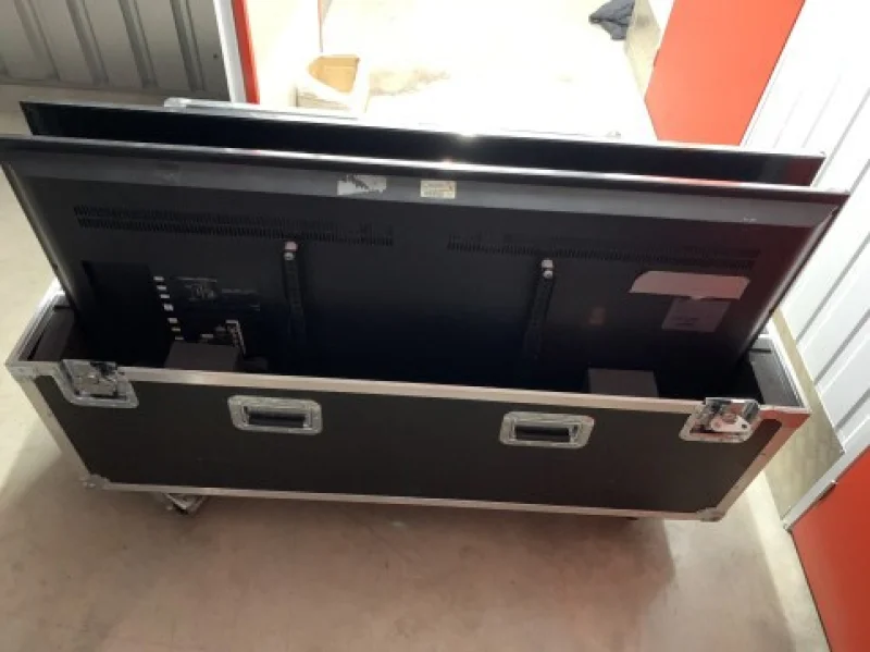 Middleton Barton Valuation - Audio/Visual Equipment & Peripheral Equipment - Auction Image 6
