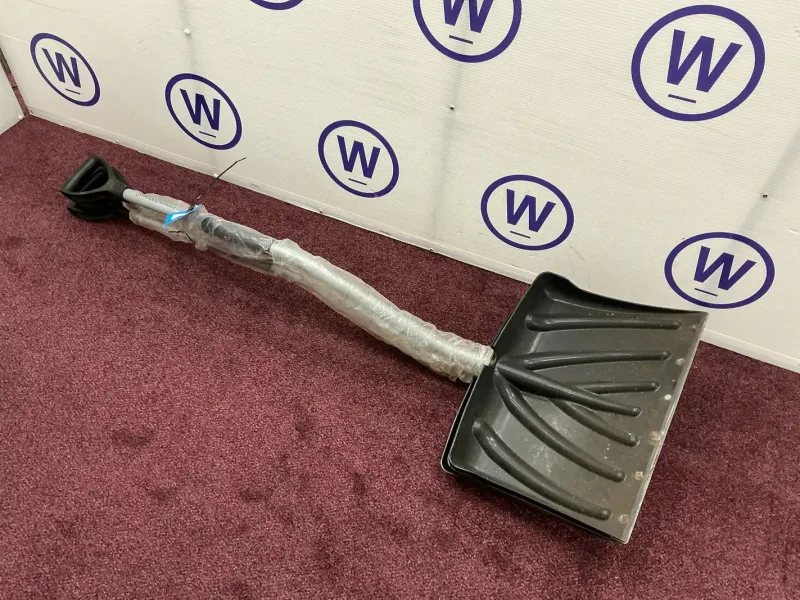 Wilsons Auctions - Glasgow - Complete Contents of a Hardware Shop at Auction - Auction Image 2
