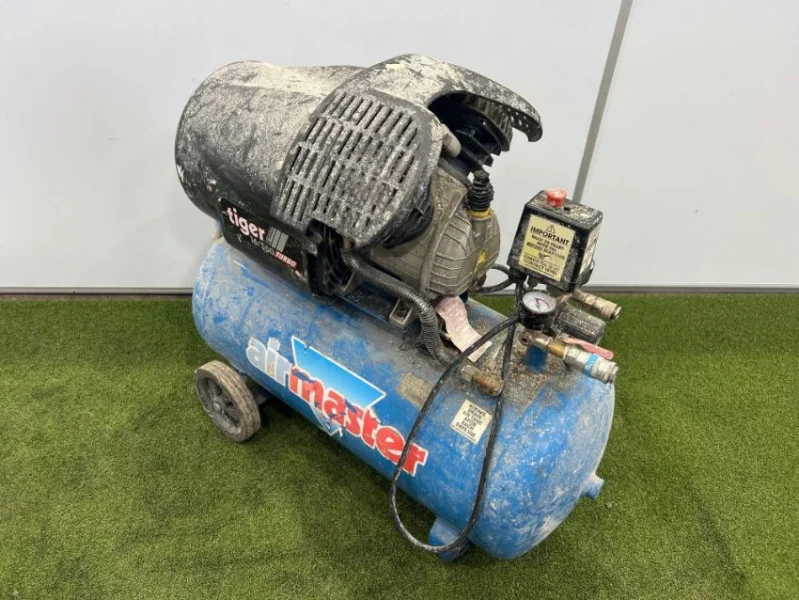 Gavel Auctioneers Ltd - Commercial Paint Spraying Equipment & Paint at Auction - Auction Image 4