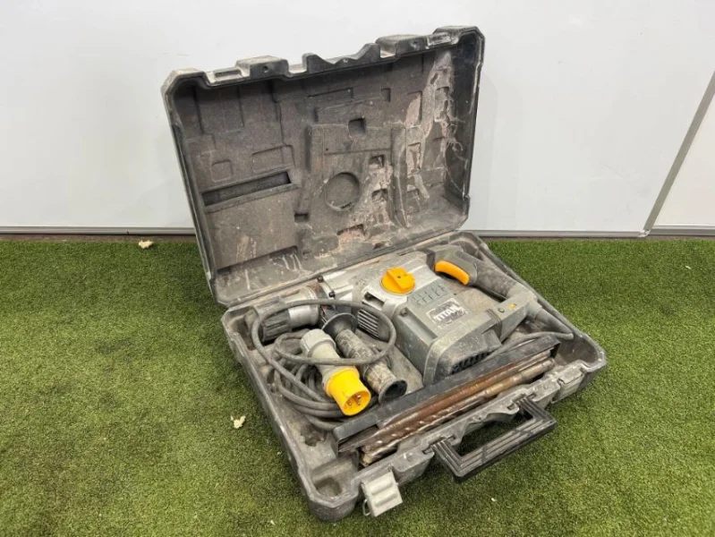Gavel Auctioneers Ltd - Commercial Paint Spraying Equipment & Paint at Auction - Auction Image 8