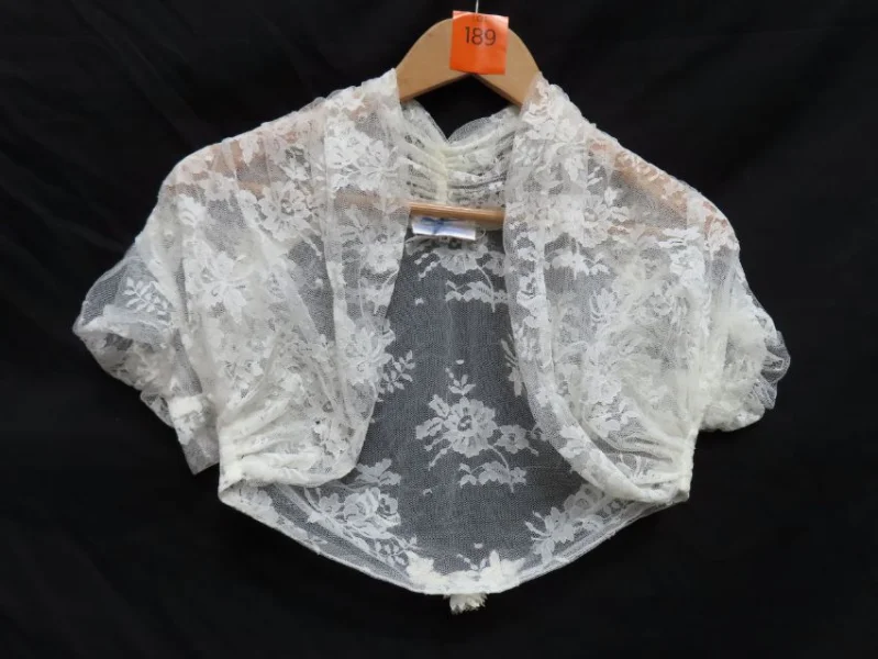 Eddisons - Scunthorpe - Online Auction Remaining Lots of a Luxury Bridalwear from Butterfly Bridal Boutique, Oxfordshire to include Designer Gowns and Wedding Dresses - Auction Image 6