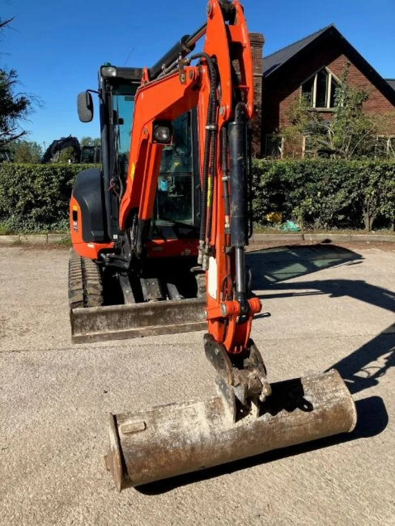 Gavel Auctioneers Ltd - Stolen Recovered 2021 Kubota U27-4 Cabbed Excavator Auction c/w Quick Hitch and Ditching Bucket, 1.937.5 - Auction Image 3