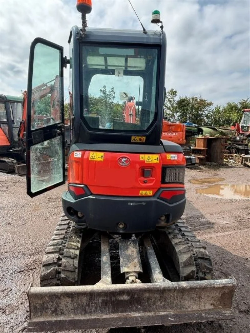 Gavel Auctioneers Ltd - Stolen Recovered 2021 Kubota U27-4 Cabbed Excavator Auction c/w Quick Hitch and Ditching Bucket, 1.937.5 - Auction Image 4