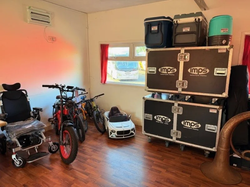 G J Wisdom & Co - Contents of Motorcycle Display Team at Auction - Auction Image 9