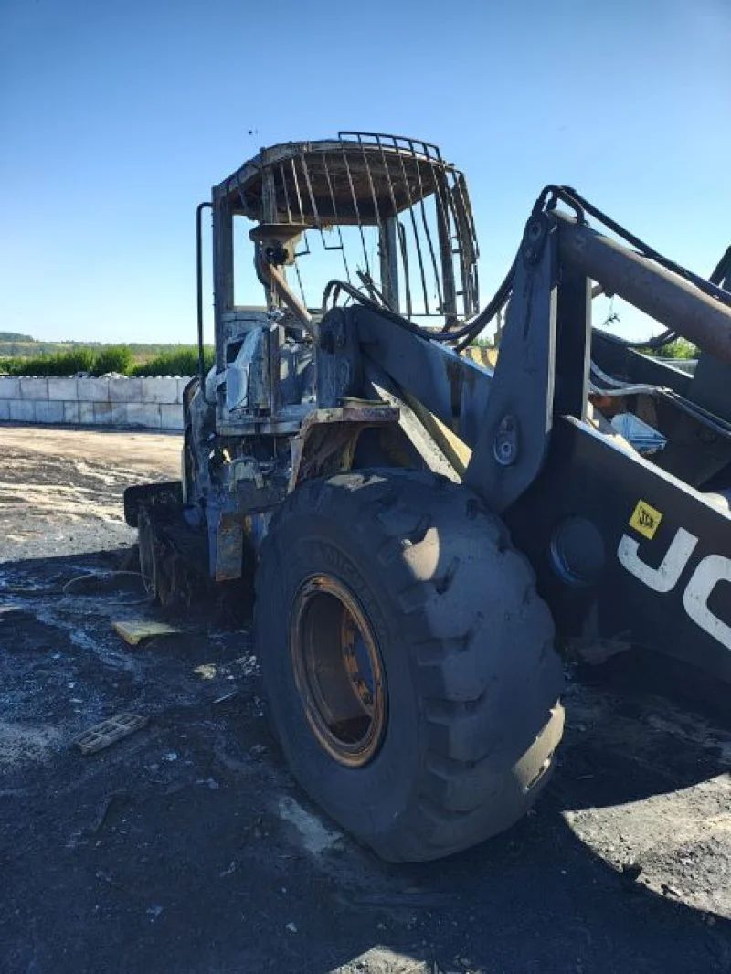 Gavel Auctioneers Ltd - Fire Damaged 2013 JCB 437HT T4i Wheeled Loader at Auction - Auction Image 1