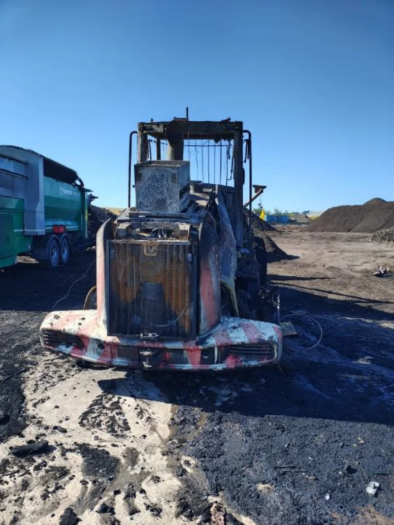 Gavel Auctioneers Ltd - Fire Damaged 2013 JCB 437HT T4i Wheeled Loader at Auction - Auction Image 2