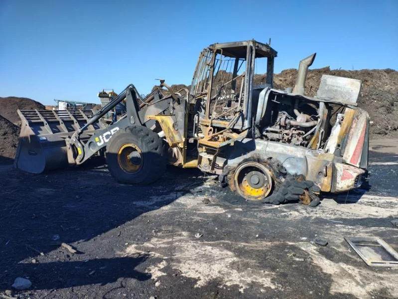 Gavel Auctioneers Ltd - Fire Damaged 2013 JCB 437HT T4i Wheeled Loader at Auction - Auction Image 3
