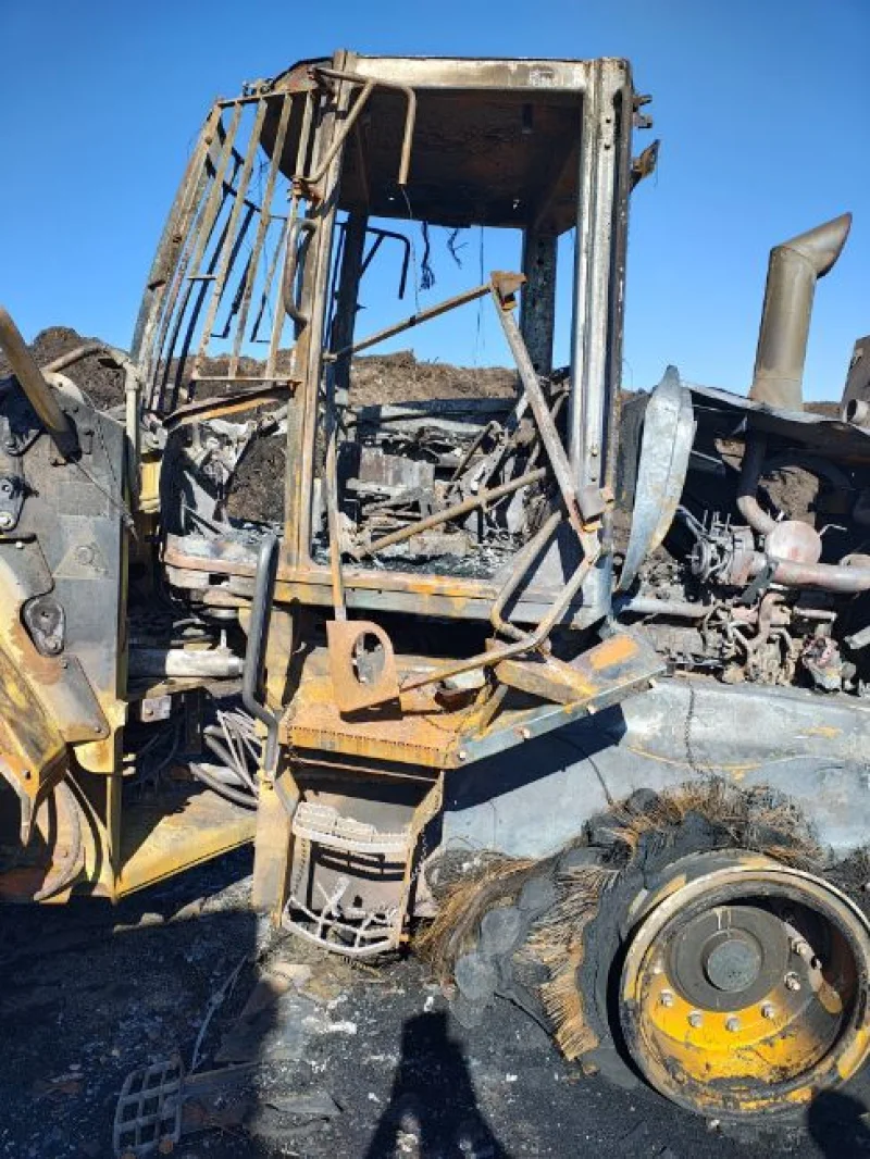 Gavel Auctioneers Ltd - Fire Damaged 2013 JCB 437HT T4i Wheeled Loader at Auction - Auction Image 4