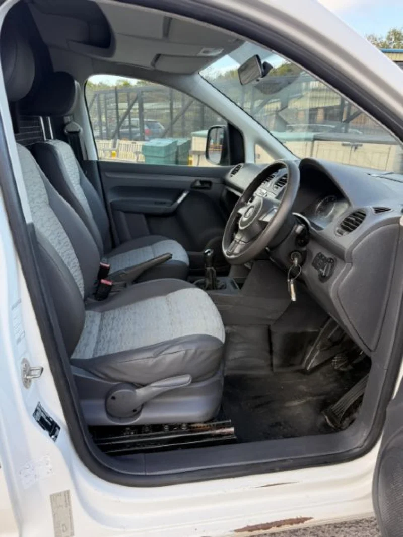 Gavel Auctioneers Ltd - 2013 Volkswagen Caddy C20 TDI 75 Panel Van at Auction - Auction Image 5