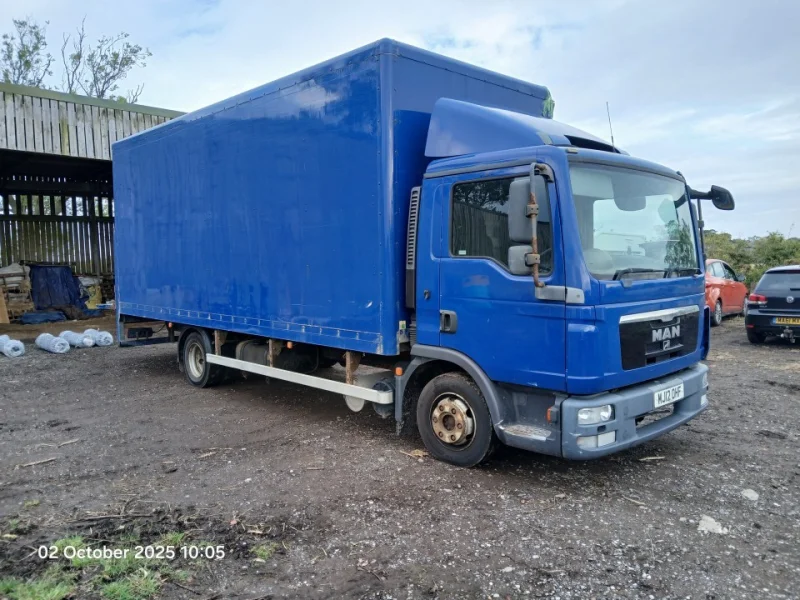 Eddisons - Stockport - Fiat 500 (2023), MAN Wagon with Tail Lift, Trailers, Cars and Warehousing Equipment at Auction - Auction Image 2