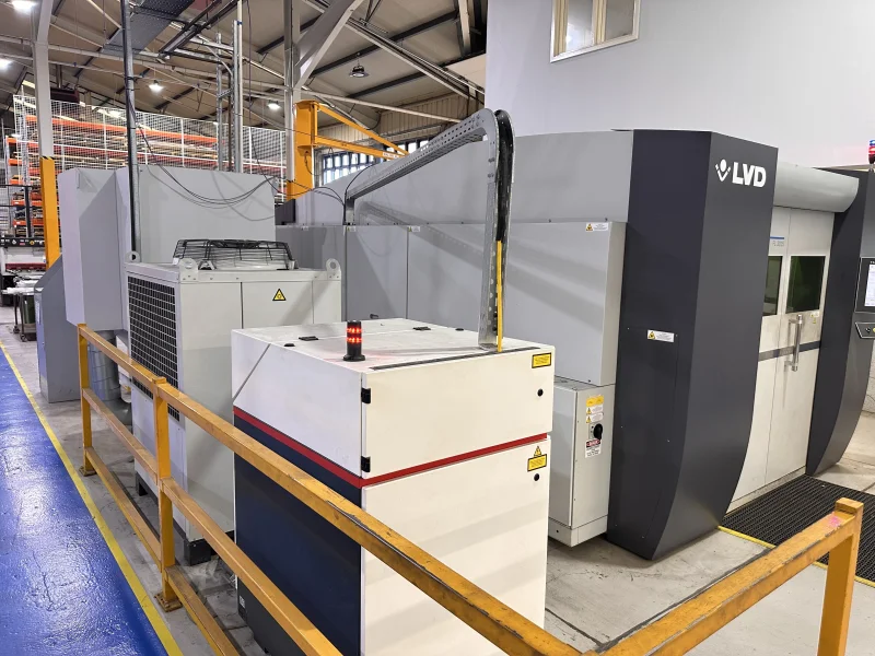 Cottrill & Co - 2016 LVD Electra FL3015 3kw Fibre Laser Cutter & Promecam CTH425 Powered Guillotine at Auction - Auction Image 1