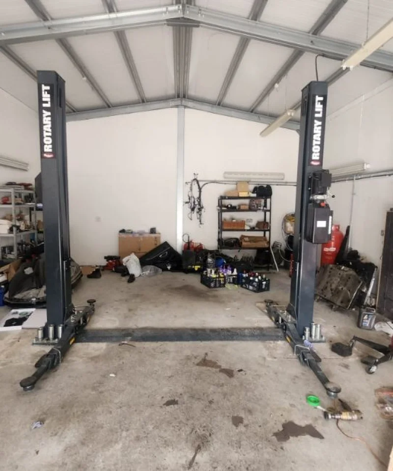 JPS Chartered Surveyors - Contents of Vehicle Showroom & MOT/Servicing Centre at Auction | Vehicle Photography Turntable | Vehicle Ramps | Wheel Balancer | Tyre Changer - Auction Image 2