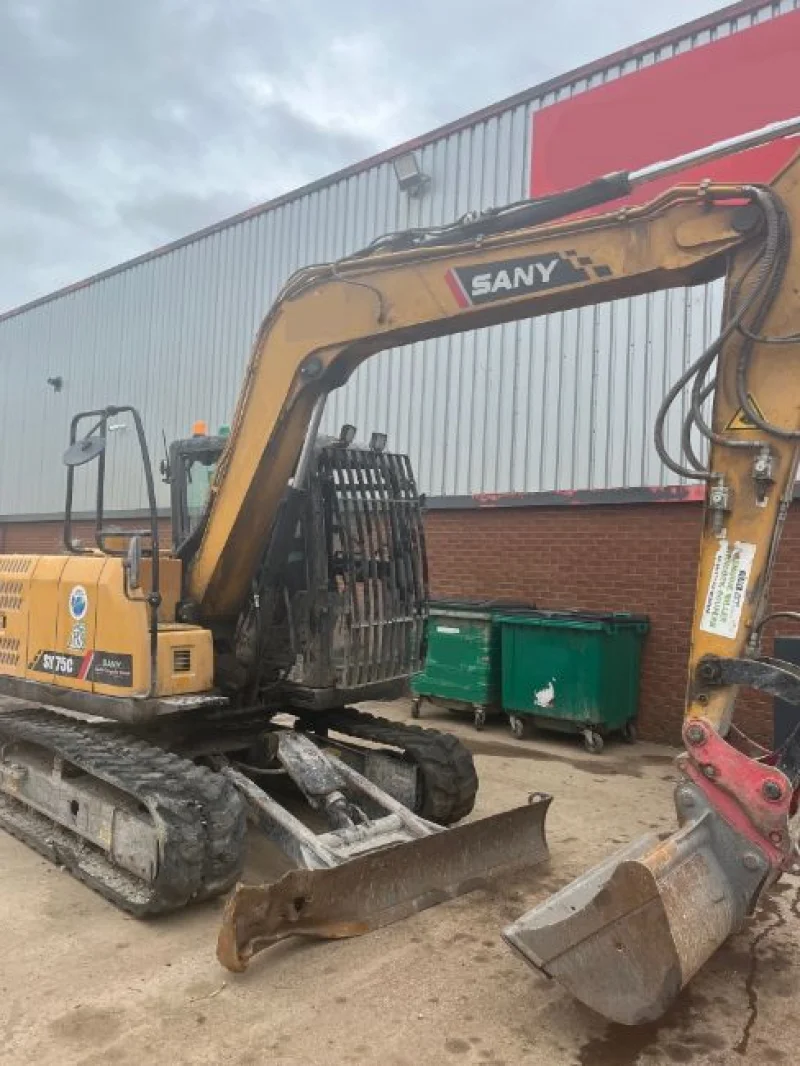 Gavel Auctioneers Ltd - Salvage 2023 Sany SY75C 7.5 Ton Tracked Excavator Auction - Auction Image 1