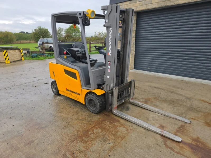 BPI Auctions - Electric Gas & Diesel Forklift Trucks, Order Pickers & Pallet Trucks at Auction - Auction Image 3