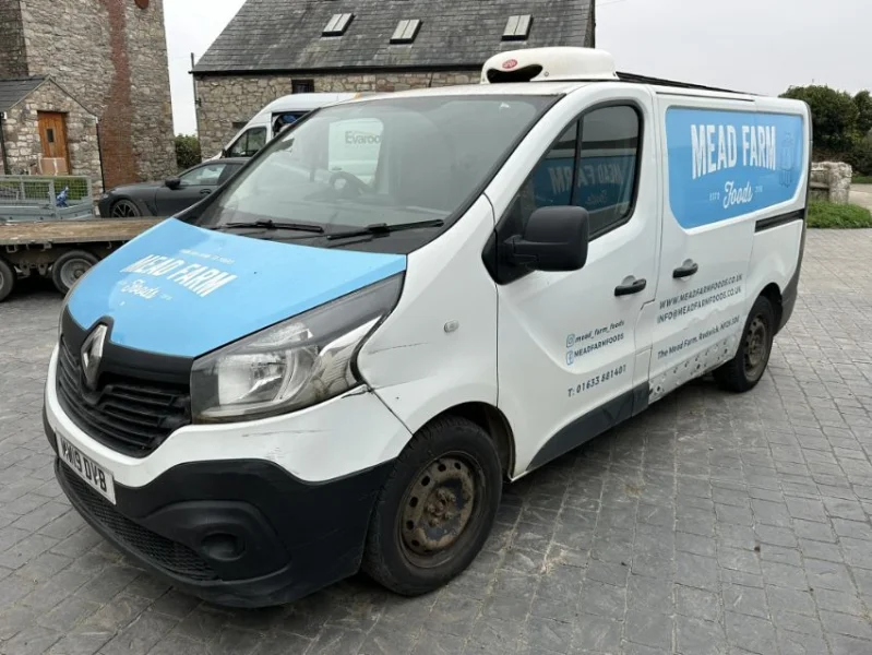 Gavel Auctioneers Ltd - Spares or Repair 2019 Renault Trafic SL27 Business DCI Refrigerated Panel Van Auction - Auction Image 3