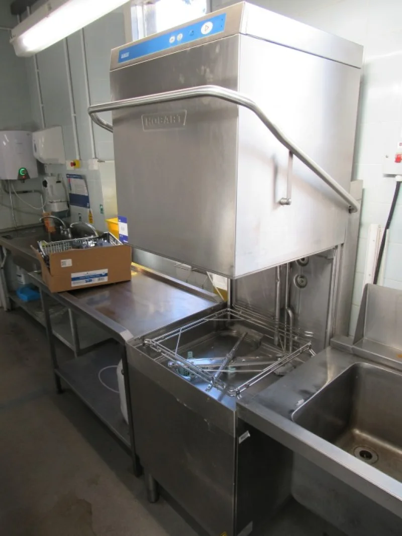 Eddisons - Stockport - The Contents of an Independent School to include Traditional Desks, Kitchen Equipment, Climbing Frames, York Stone & Educational Furniture at Auction - Auction Image 9