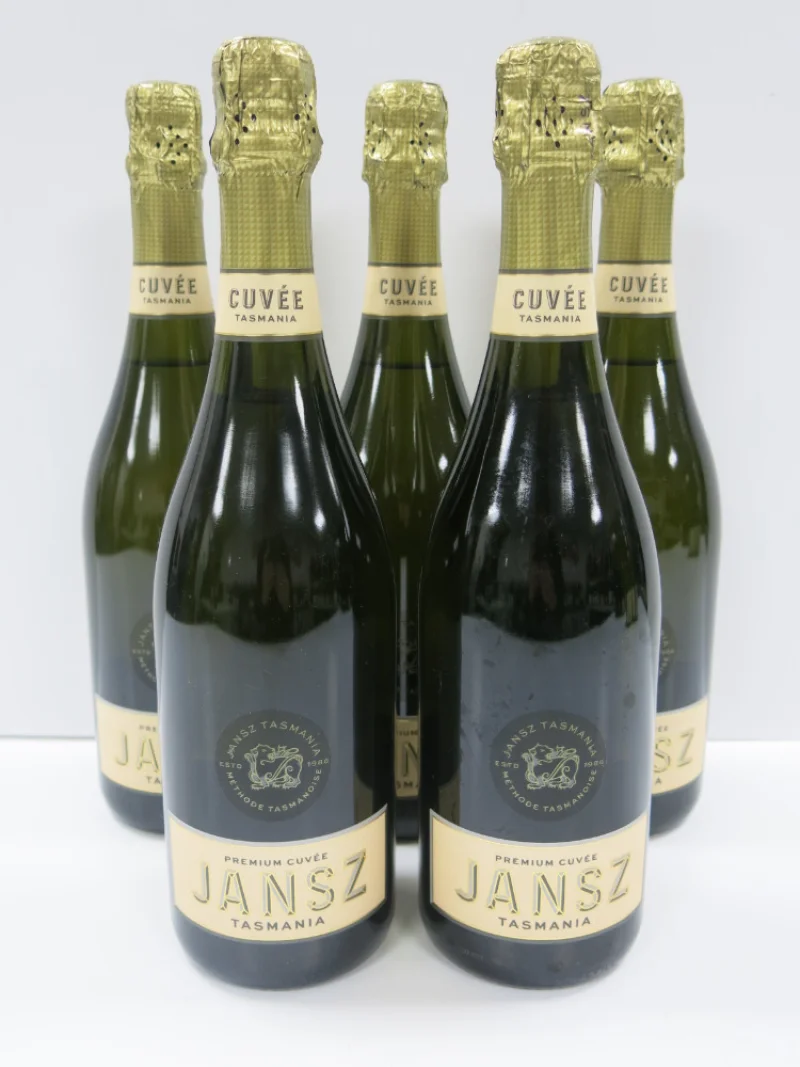 G J Wisdom & Co - Large Collection of Fine Whiskey's, Champagnes, Wines & Other Spirits at Auction - Auction Image 4