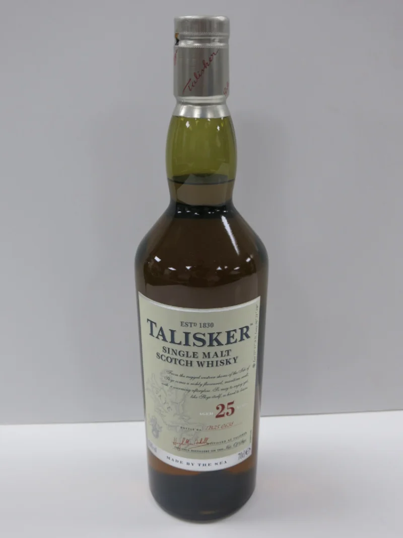G J Wisdom & Co - Large Collection of Fine Whiskey's, Champagnes, Wines & Other Spirits at Auction - Auction Image 10