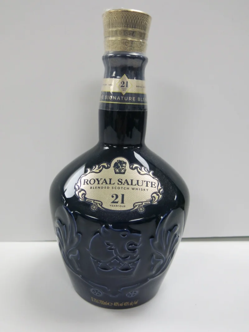 G J Wisdom & Co - Large Collection of Fine Whiskey's, Champagnes, Wines & Other Spirits at Auction - Auction Image 11