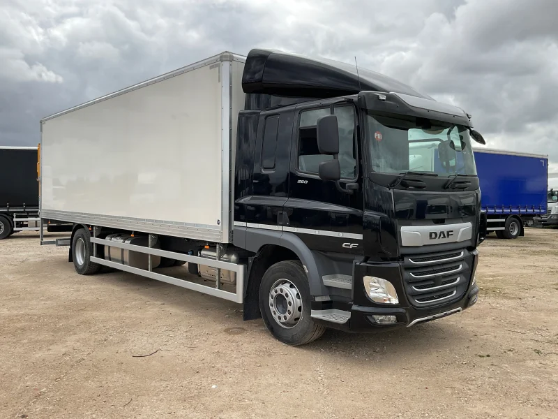 BPI Auctions - Pre-Registered 2025 DAF Commercial Vehicles direct from DAF Dealer - Auction Image 3