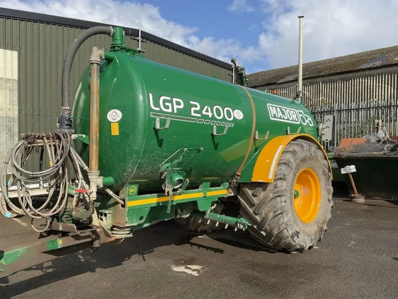Gavel Auctioneers Ltd - Salvage 2023 Major 2400LGP Dust Suppression Tanker at Auction - Auction Image 2