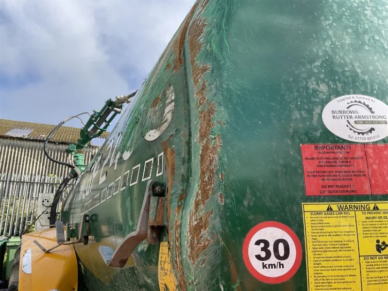Gavel Auctioneers Ltd - Salvage 2023 Major 2400LGP Dust Suppression Tanker at Auction - Auction Image 5