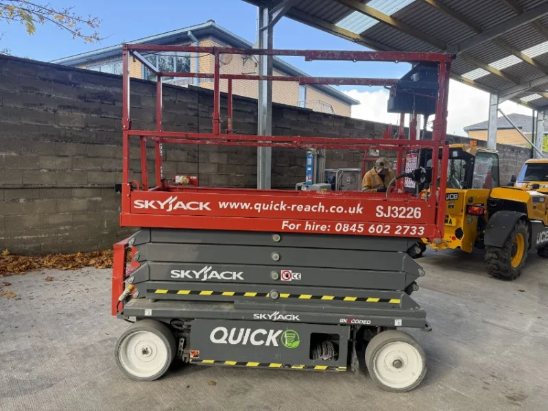 Gavel Auctioneers Ltd - 2023 Skyjack SJ3226 Scissor Lift, 2015 Haulotte Star10 Mast Lift & 2016 Genie GR-20 Mast Lift Auction - Auction Image 1