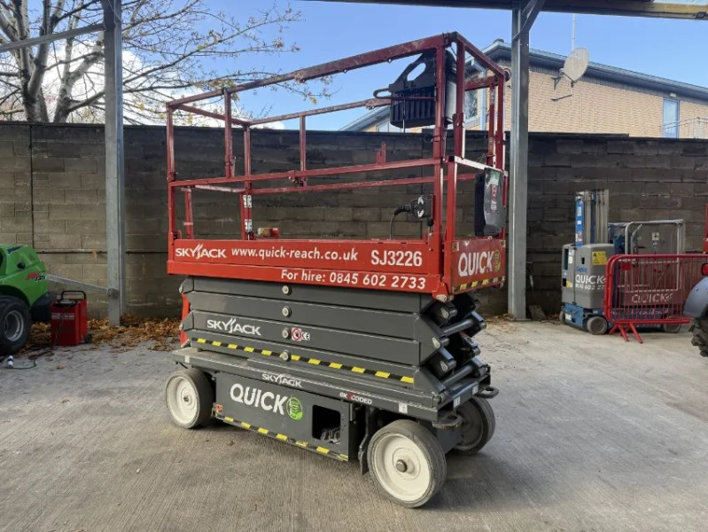 Gavel Auctioneers Ltd - 2023 Skyjack SJ3226 Scissor Lift, 2015 Haulotte Star10 Mast Lift & 2016 Genie GR-20 Mast Lift Auction - Auction Image 2