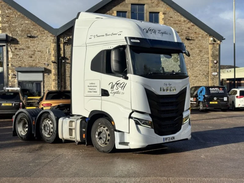 Gavel Auctioneers Ltd - Tractor Unites, Rigid & Trailers at Auction - Auction Image 3