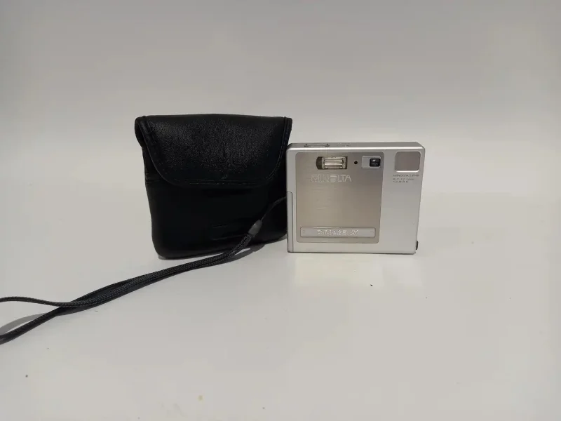Wilsons Auctions - Newport - Transport For London Lost & Found Auction - Auction Image 3