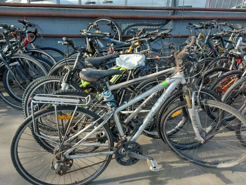 Wilsons Auctions - Dublin 22 - Unreserved Push Bikes & Electric Scooter Auction - Auction Image 3