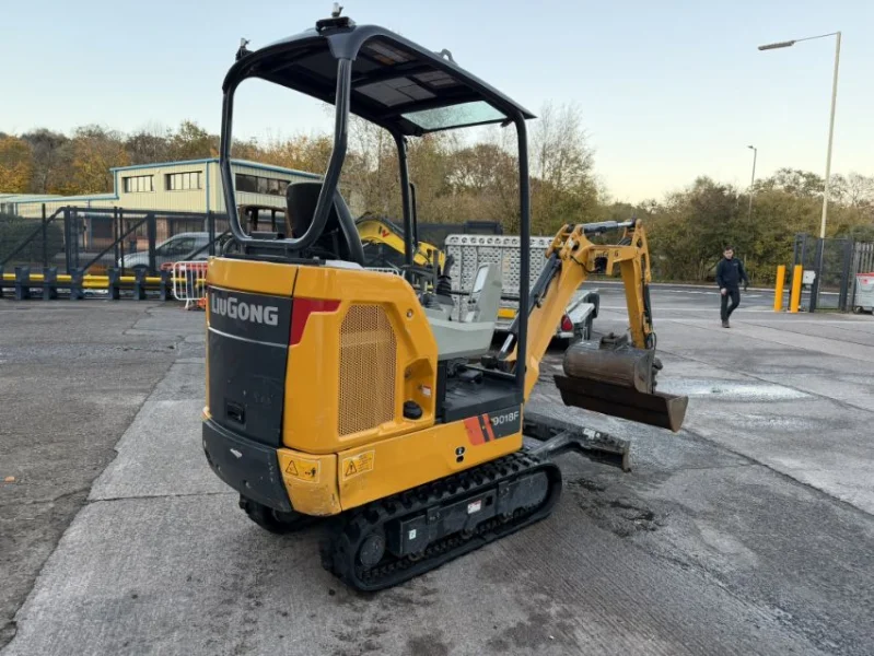 Gavel Auctioneers Ltd - 2024 LiuGong 9018F Tracked Excavator Auction - Auction Image 2