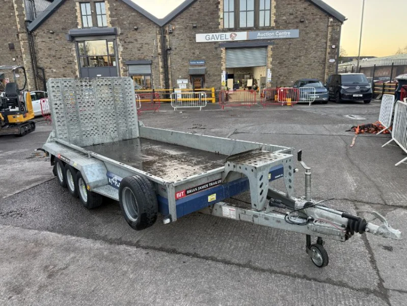 Gavel Auctioneers Ltd - 2024 Brain James T-02-V 551-4018 Triple Axle Plant Trailer Auction - Auction Image 2