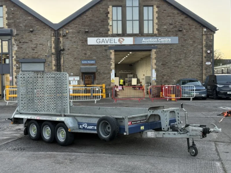 Gavel Auctioneers Ltd - 2024 Brain James T-02-V 551-4018 Triple Axle Plant Trailer Auction - Auction Image 1