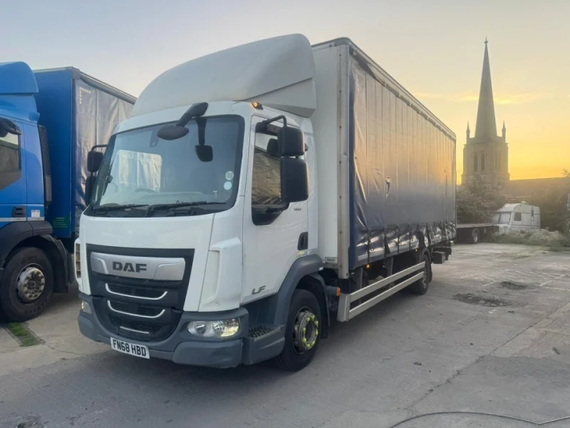 Eddisons - Stockport - Tractor Units, Trailers and Commercial Vehicle Auction From a Warehousing and Logistics Business - Auction Image 6