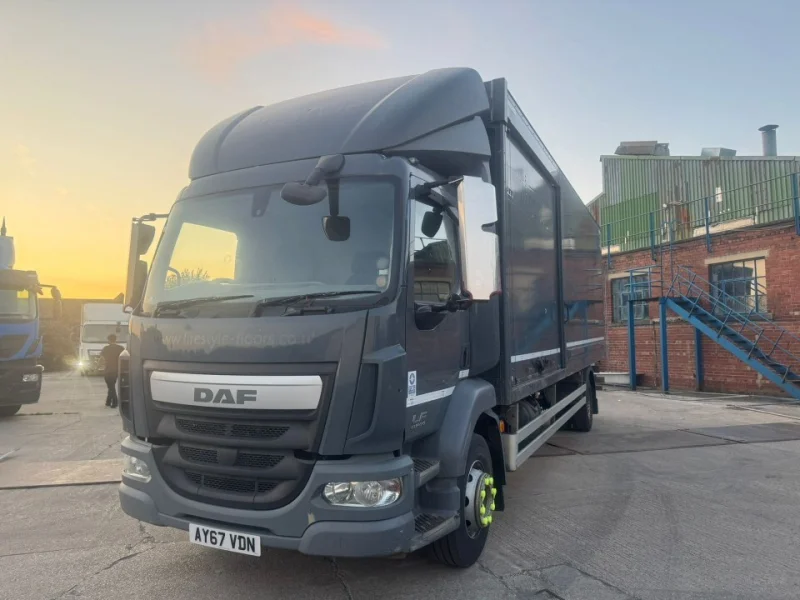 Eddisons - Stockport - Tractor Units, Trailers and Commercial Vehicle Auction From a Warehousing and Logistics Business - Auction Image 7